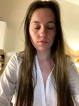 Snapshot of Nicole-Ray chatting on 10-05-25, 12:42 Nicole-Ray online show from 10-05-25, 12:42