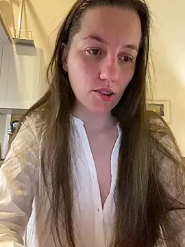 Snapshot of Nicole-Ray chatting on 10-05-25, 08:29 Nicole-Ray online show from 10-05-25, 08:29