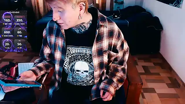 Marieblueeyes online show from 11-19-25, 04:18