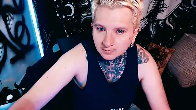 Snapshot of Marieblueeyes chatting on 05-11-26, 09:56 Marieblueeyes online show from 05-11-26, 09:56