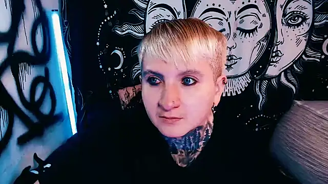 Snapshot of Marieblueeyes chatting on 05-12-26, 07:33 Marieblueeyes online show from 05-12-26, 07:33