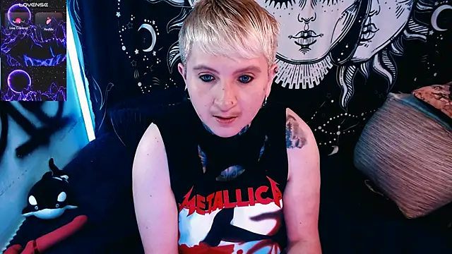 Snapshot of Marieblueeyes chatting on 05-13-26, 07:11 Marieblueeyes online show from 05-13-26, 07:11