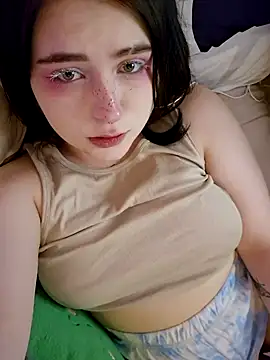 Snapshot of Yammy_Yumi chatting on 01-12-25, 06:49 Yammy Yumi online show from 01-12-25, 06:49