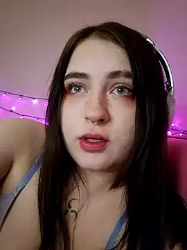 Snapshot of Yammy_Yumi chatting on 01-20-25, 12:25 Yammy Yumi online show from 01-20-25, 12:25