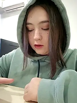 Snapshot of Yammy_Yumi chatting on 11-04-25, 04:11 Yammy Yumi online show from 11-04-25, 04:11