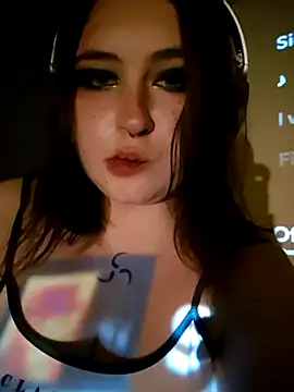 Snapshot of Yammy_Yumi chatting on 11-29-25, 01:30 Yammy Yumi online show from 11-29-25, 01:30