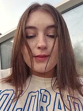 Snapshot of Yammy_Yumi chatting on 11-30-25, 05:22 Yammy Yumi online show from 11-30-25, 05:22