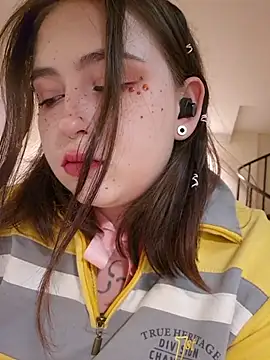 Snapshot of Yammy_Yumi chatting on 11-30-25, 11:31 Yammy Yumi online show from 11-30-25, 11:31