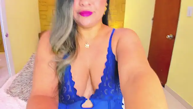 Snapshot of Julia_Haye chatting on 10-22-25, 10:09 Julia Haye online show from 10-22-25, 10:09