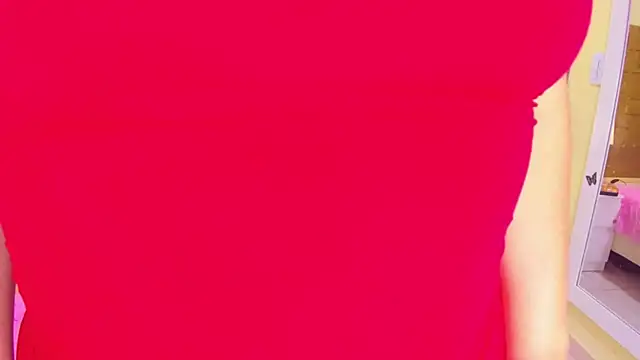 Snapshot of Julia_Haye chatting on 11-28-25, 12:35 Julia Haye online show from 11-28-25, 12:35