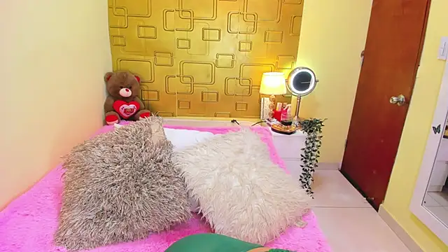 Snapshot of Julia_Haye chatting on 11-30-25, 10:03 Julia Haye online show from 11-30-25, 10:03