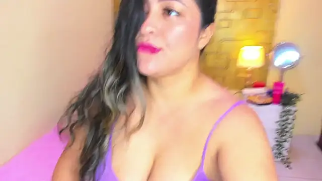 Julia Haye online show from 05-17-26, 03:15