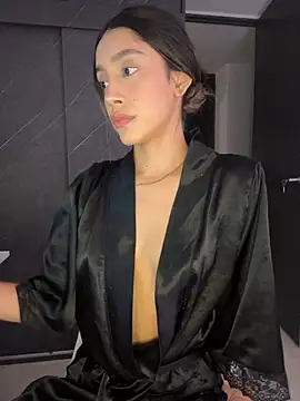 Snapshot of SelenaStone chatting on 12-13-24, 12:31 SelenaStone online show from 12-13-24, 12:31