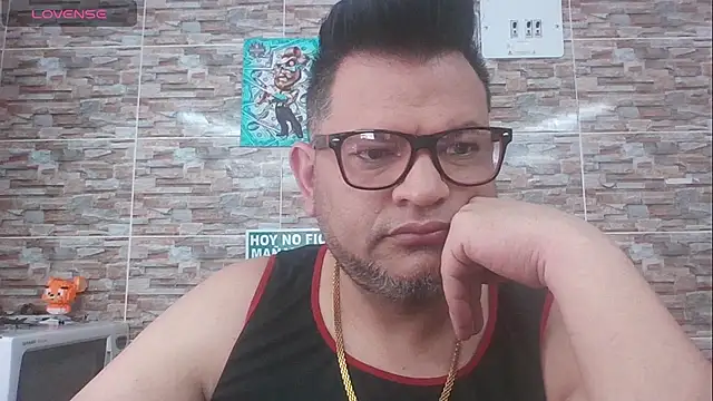 Snapshot of SexDiffrent chatting on 10-25-25, 04:24 SexDiffrent online show from 10-25-25, 04:24