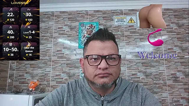 Snapshot of SexDiffrent chatting on 11-05-25, 09:15 SexDiffrent online show from 11-05-25, 09:15