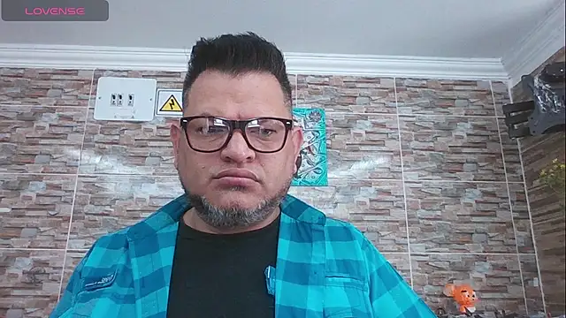 Snapshot of SexDiffrent chatting on 11-14-25, 03:55 SexDiffrent online show from 11-14-25, 03:55