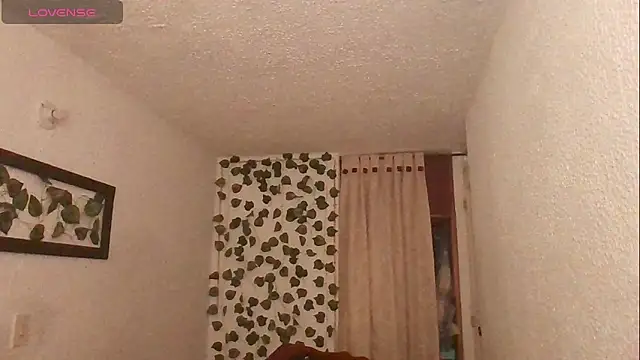 Snapshot of SexDiffrent chatting on 11-28-25, 03:36 SexDiffrent online show from 11-28-25, 03:36