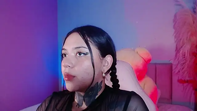 Snapshot of kim_blake chatting on 12-12-24, 07:04 kim blake online show from 12-12-24, 07:04