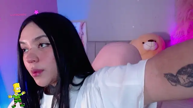 Snapshot of kim_blake chatting on 12-18-24, 12:18 kim blake online show from 12-18-24, 12:18