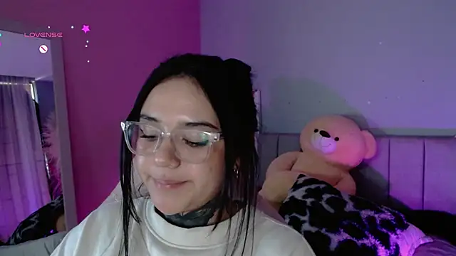 Snapshot of kim_blake chatting on 01-16-25, 04:39 kim blake online show from 01-16-25, 04:39