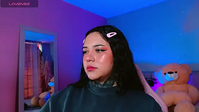 Snapshot of kim_blake chatting on 02-05-25, 12:17 kim blake online show from 02-05-25, 12:17