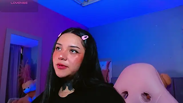 Snapshot of kim_blake chatting on 02-06-25, 11:54 kim blake online show from 02-06-25, 11:54