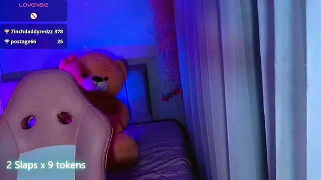 Snapshot of kim_blake chatting on 02-24-25, 03:20 kim blake online show from 02-24-25, 03:20