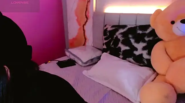 Snapshot of kim_blake chatting on 03-20-25, 01:15 kim blake online show from 03-20-25, 01:15