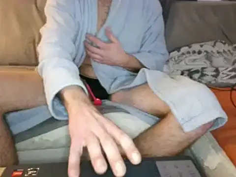 Snapshot of geilehure26 chatting on 01-06-25, 09:22 geilehure26 online show from 01-06-25, 09:22