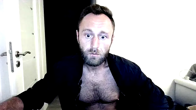 Snapshot of geilehure26 chatting on 09-16-25, 07:04 geilehure26 online show from 09-16-25, 07:04