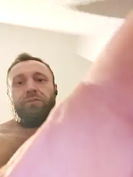 Snapshot of geilehure26 chatting on 11-03-25, 11:26 geilehure26 online show from 11-03-25, 11:26