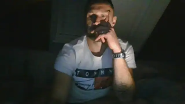Snapshot of geilehure26 chatting on 07-11-26, 02:25 geilehure26 online show from 07-11-26, 02:25