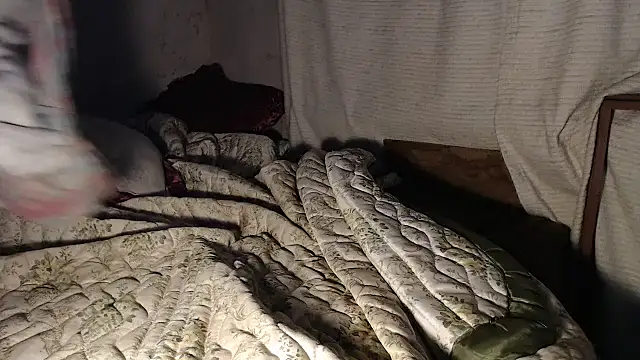 Snapshot of devine_TATAS chatting on 09-13-25, 03:56 devine TATAS online show from 09-13-25, 03:56