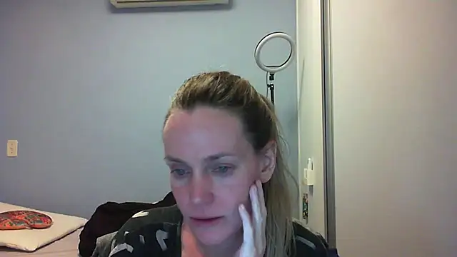 Annylove1 online show from 11-08-25, 12:11