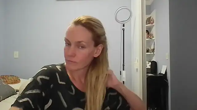 Annylove1 online show from 04-06-26, 11:49