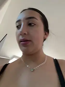 Snapshot of Hannahoff chatting on 01-12-25, 09:19 Hannahoff online show from 01-12-25, 09:19