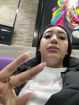 Snapshot of Hannahoff chatting on 03-13-25, 10:10 Hannahoff online show from 03-13-25, 10:10