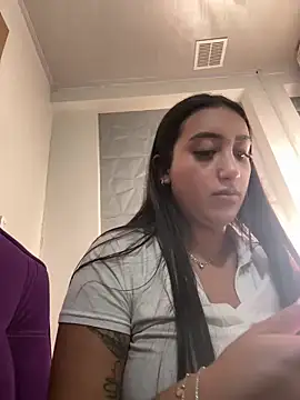 Snapshot of Hannahoff chatting on 03-20-25, 10:40 Hannahoff online show from 03-20-25, 10:40