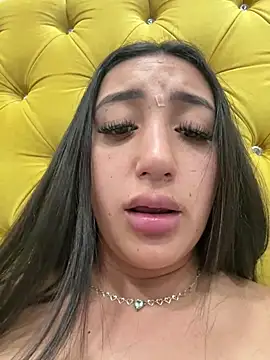 Snapshot of Hannahoff chatting on 03-21-25, 04:17 Hannahoff online show from 03-21-25, 04:17