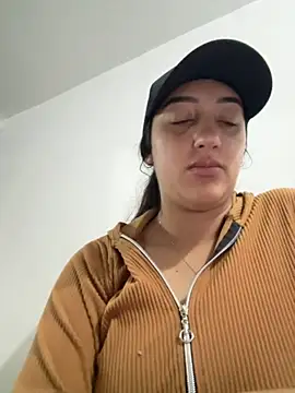 Snapshot of Hannahoff chatting on 09-19-25, 03:08 Hannahoff online show from 09-19-25, 03:08