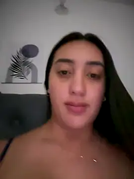 Snapshot of Hannahoff chatting on 10-12-25, 09:47 Hannahoff online show from 10-12-25, 09:47