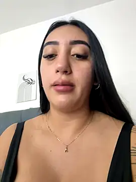 Hannahoff online show from 11-26-25, 01:06