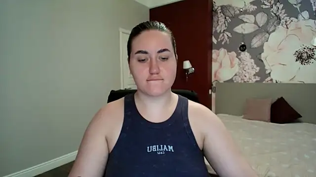 Roxie Bradley online show from 04-07-26, 05:41