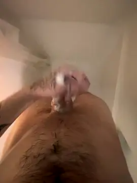 Snapshot of ThatTattooedGuy chatting on 12-18-25, 04:40 ThatTattooedGuy online show from 12-18-25, 04:40