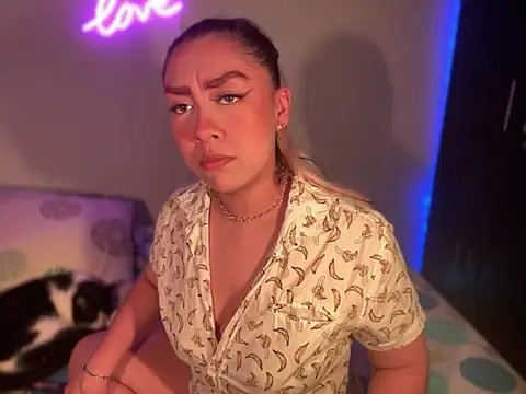 Im sophiie online show from 01-11-25, 05:41