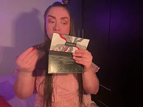 Im sophiie online show from 02-06-25, 05:57