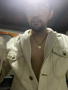 Im sophiie online show from 02-10-25, 05:47