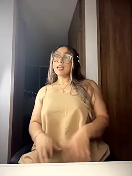 Im sophiie online show from 03-19-26, 07:01