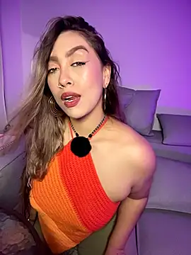 Im sophiie online show from 05-17-26, 07:06