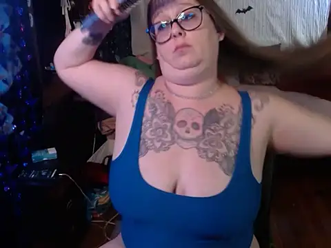 Snapshot of edgexchaos chatting on 11-24-25, 01:16 edgexchaos online show from 11-24-25, 01:16